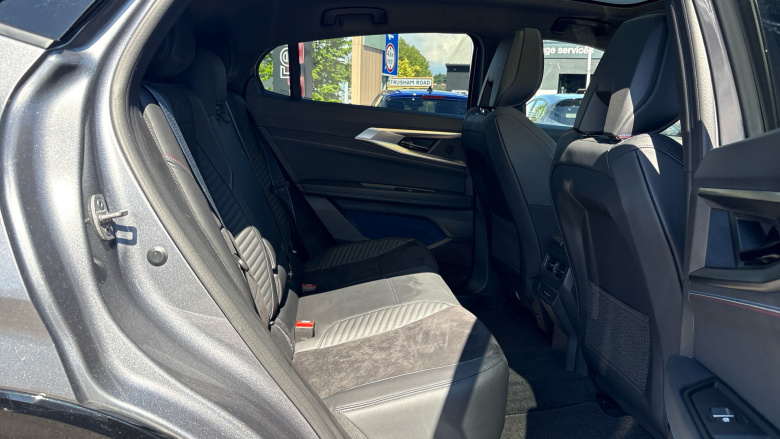 Renault Rafale E-Tech FHEV Iconic Esprit Alpine 5dr Auto 4C Hybrid Estate